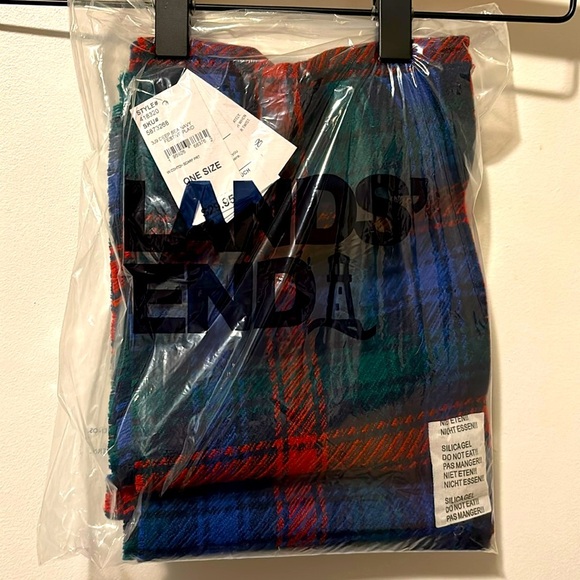 Lands End Deep Sea Navy Festive Plaid Scarf NWT Red/Blue/Green - Picture 1 of 4
